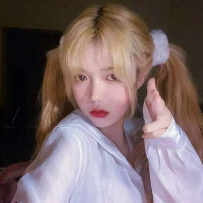 可爱复古风头像真人女生