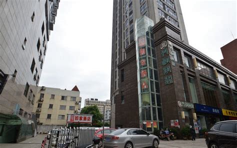 南京新街口，是南京的第一个CBD，也被誉为中华第一商圈
