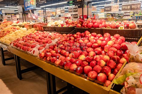 水果苹果生鲜超市卖场购物摄影图配图高清摄影大图-千库网
