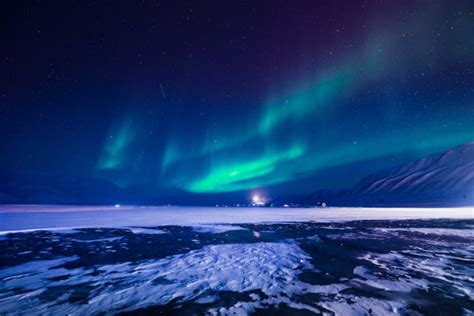 北极极光图片-天空美丽的北极极光素材-高清图片-摄影照片-寻图免费打包下载