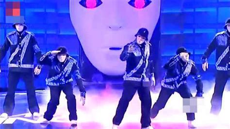 世界顶级街舞团队Kinjaz齐舞表演 “Fear None 无畏” 观众嗨了_腾讯视频