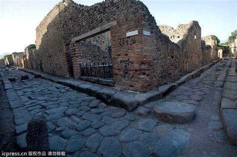 庞贝古城一夜消失，考古发掘270年，无数居民变水泥壳木乃伊！