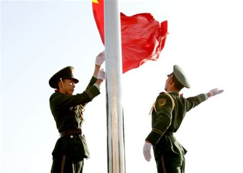 北京的升旗仪式是每天升吗？_生活_天鹮网