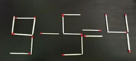 移动三根火柴棒，让这个图形变成3个正方形，如何解决呢
