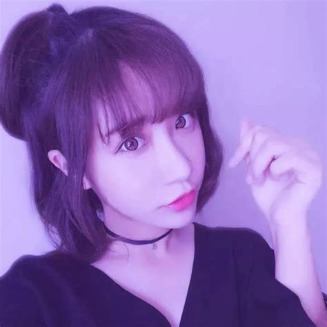 温柔紫色系女生头像