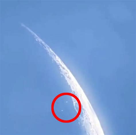 国际空间站拍到神秘三角形不明飞行物，你觉得是什么呢？|国际空间站|不明飞行物|飞行器_新浪新闻