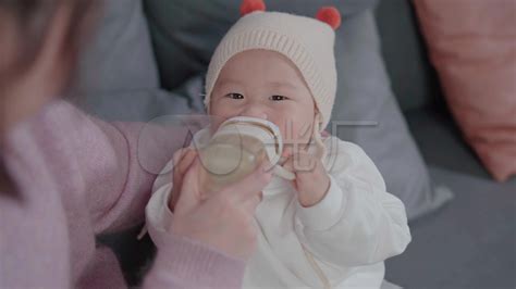 宝宝按需喂养还是按时喂奶好 怎么从按需喂奶到按时喂奶过渡 _八宝网