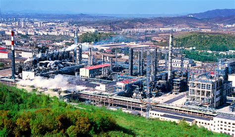 我国第一个从事化工建设的大型施工企业——吉林化学工业集团建设公司