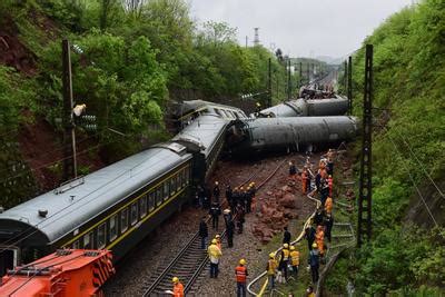 西班牙列车脱轨4死50伤 尚不清楚事故发生原因-新闻中心-南海网