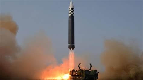 韩军：朝鲜3日早上向东部海域发射两枚弹道导弹_凤凰网视频_凤凰网
