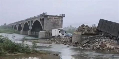 桥梁事故突发！辽宁鞍山一桥梁坍塌致4车5人坠河 - 土木在线