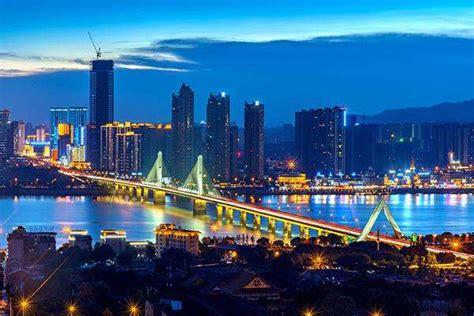 中国十大网红城市 重庆和武汉均有上榜_排行榜123网