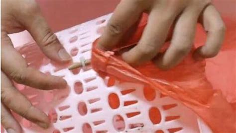 像布料一样用废塑料袋做各种“布艺手工” - 废物利用手工DIY小制作 - 51费宝网