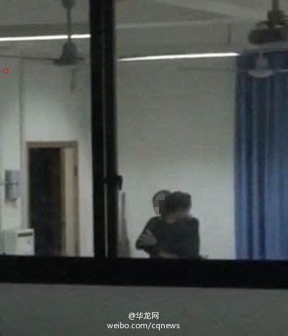 重庆一中学男教师办公室亲吻搂抱女生被开除_法言至尊_新浪博客