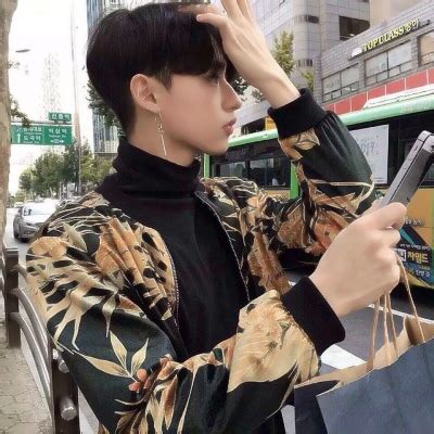 男生中分非主流头像