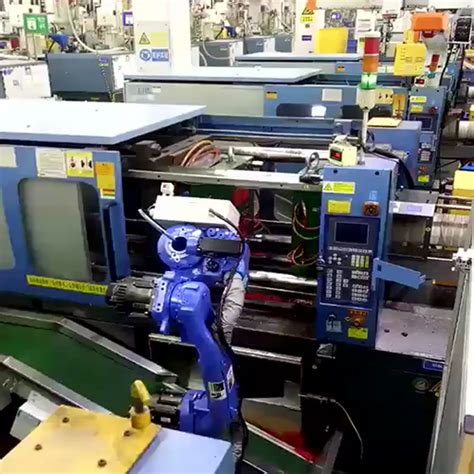 2017年中国工业机器人行业应用领域分布及成本构成分析【图】_智研咨询