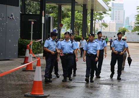 香港警队刚成立新部门 有人就潜逃了_凤凰网