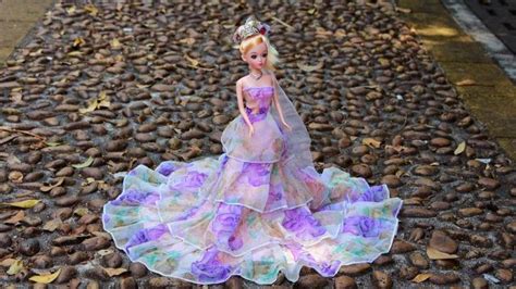 怎么做娃娃裙子的方法 布艺手工制作娃娃衣服_爱折纸网