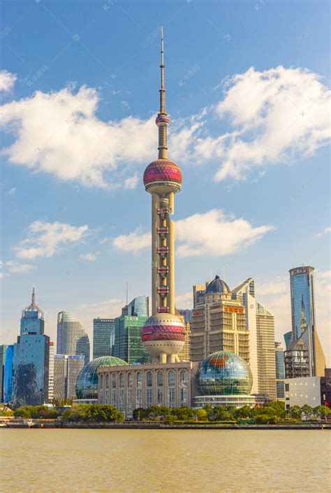 东方明珠塔：世界第九高塔，上海地标建筑之一__财经头条