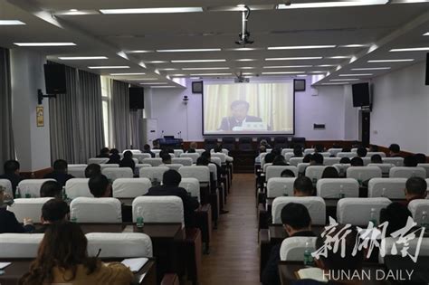 焦作市委老干部局编印发放离退休干部党风党纪学习警示手册-河南老干部工作网