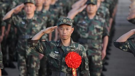 一个人的“退伍礼”：他的离开最军人 - 中国军网