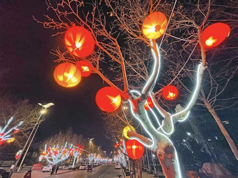 春节的上海城隍庙庙会张灯结彩高清图片下载-正版图片500820628-摄图网
