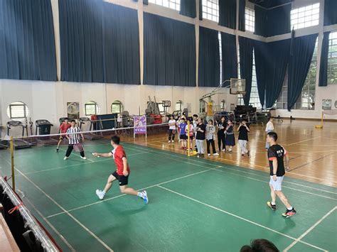 体育学院举办校级羽毛球团体比赛
