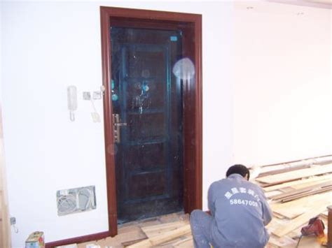 超详细的木门安装步骤，老师傅给讲的很详细 - 门窗厨卫施工验收-上海装潢网