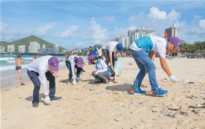 海南日报数字报-“走，到海滩上捡垃圾去！”