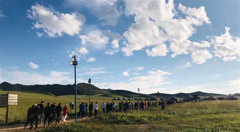 “千山号”鞍山—通辽文化旅游列车再出发 - 内蒙古资讯 - 内蒙古旅游网-资讯、景点、服务、知识、攻略一网打尽