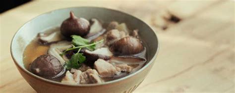 黑蒜养生汤的做法 黑蒜养生汤制作方法_知秀网