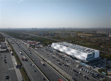 沪杭高速嘉兴服务区：公路上的综合体 / goa大象设计 | 建筑学院