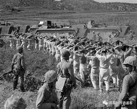 朝鲜战争老照片 被俘虏的中朝两国士兵 残酷的战争|战俘|俘虏|朝鲜战争_新浪新闻