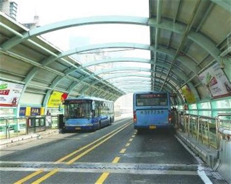 17辆车佩起“大红花” BRT高崎机场站今天正式启用-厦门蓝房网