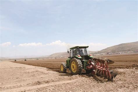 农业生产进入机械化为主导的新发展阶段 ——西吉县获评全国主要农作物生产全程机械化示范县