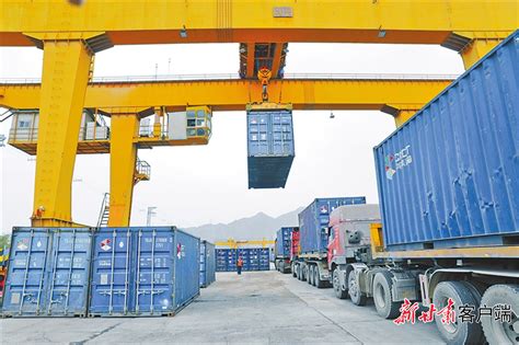 中国铁路兰州局集团公司运输春耕物资满足春耕需求