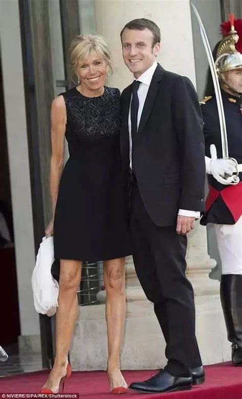 大老公25岁，法国总统马克龙64岁老妻子以简方达气质收获法国人心_时尚_环球网