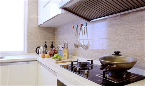 厨房瓷砖长期油腻腻的，怎么清洁瓷砖可以光洁如新？ - 知乎