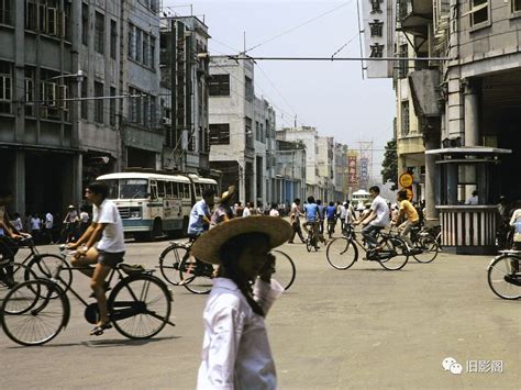 老照片：广州传统的商业街道，骑楼建筑1980年_凤凰历史