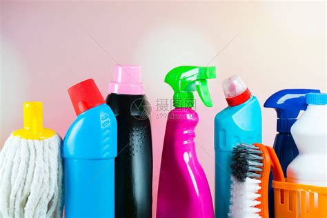 清洁用品日常瓶装清洁剂厨房摆放摄影图配图高清摄影大图-千库网