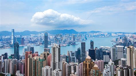 二十年前，香港GDP约为1.4万亿，占全国GDP总量14%，现在呢？__财经头条