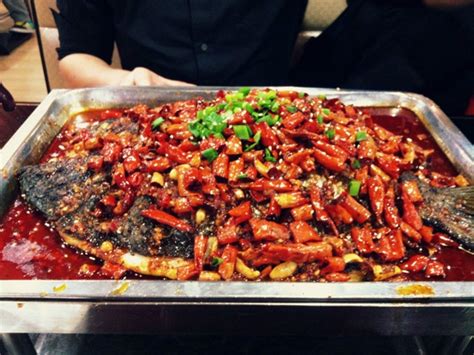重庆万州烤鱼怎么做？|豆瓣酱|草鱼|香菜_新浪新闻