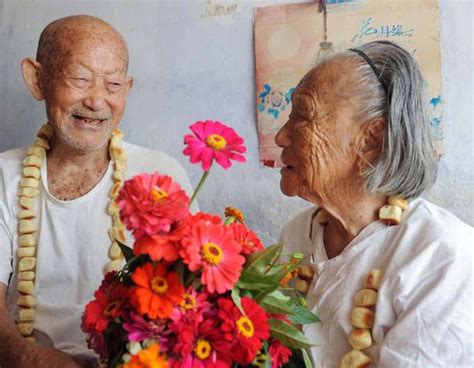 一组90年代中国的老照片，当时的人们活的很幸福、很轻松