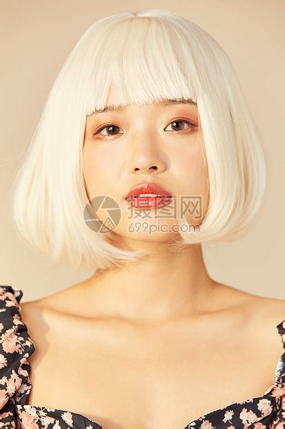 白色短发非主流头像
