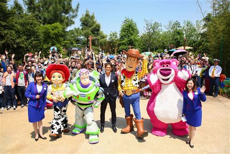迪士尼今天起推出全新“礼宾服务”，来看看迪士尼究竟有多少VIP服务 - 周到上海