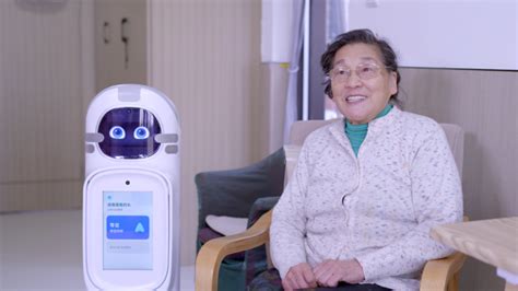 老年人的生活伴侣 -- Elli•Q 智能机器人-格物者-工业设计源创意资讯平台_官网