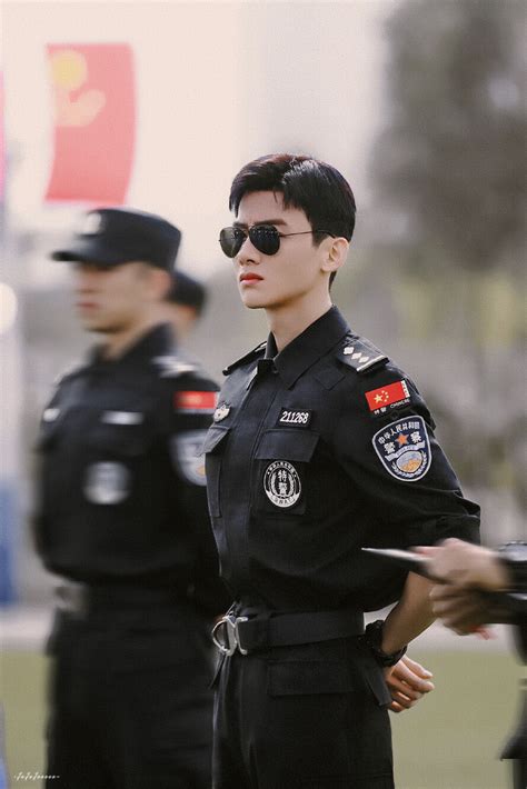 白敬亭刑克垒壁纸图片