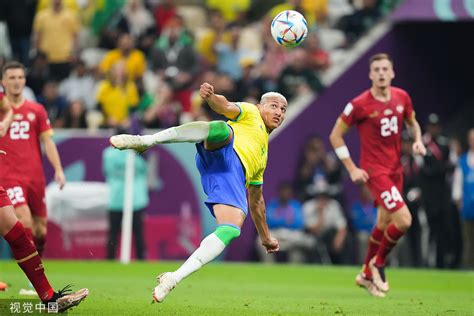 巴西前锋理查利森倒钩破门，当选卡塔尔世界杯最佳进球凤凰网体育_凤凰网