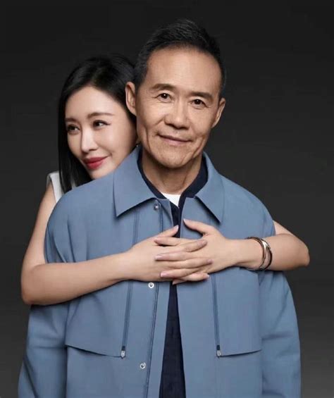 王石离婚10年：他再婚娶美女演员，单身前妻忍受车祸后遗症的折磨