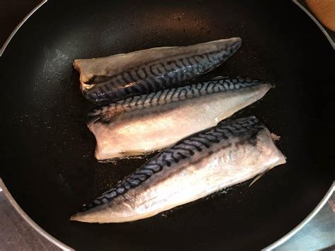 日式薄盐鲭鱼 的做法_日式薄盐鲭鱼 怎么做_日式薄盐鲭鱼 的家常做法_陈明登【心食谱】